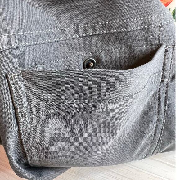 KUHL Hiking Cargo Shorts 10" Inseam in Gray Women's Size 10 - Picture 12 of 16